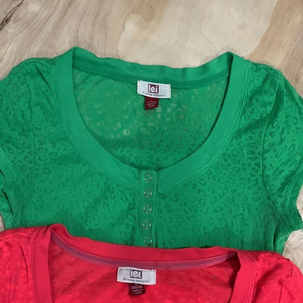 Bundle Green and Hot Pink Tops - Picture 2 of 11
